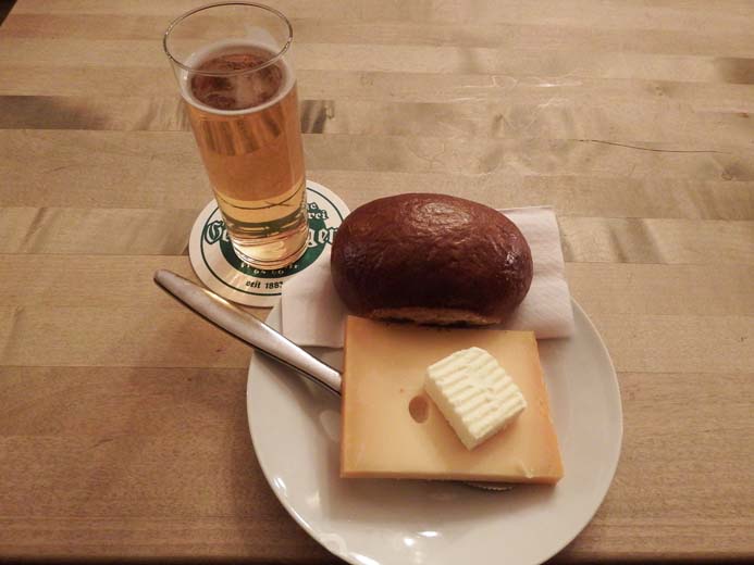 Cologne City Guide things to eat traditional food Halve hann in Hausbrauerei Päffgen